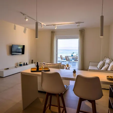 La Mer Bleue Beachfront Boutique Apartments Vrachati Exterior photo