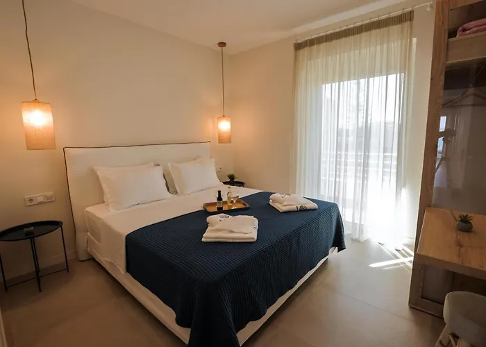 La Mer Bleue Beachfront Boutique Apartments